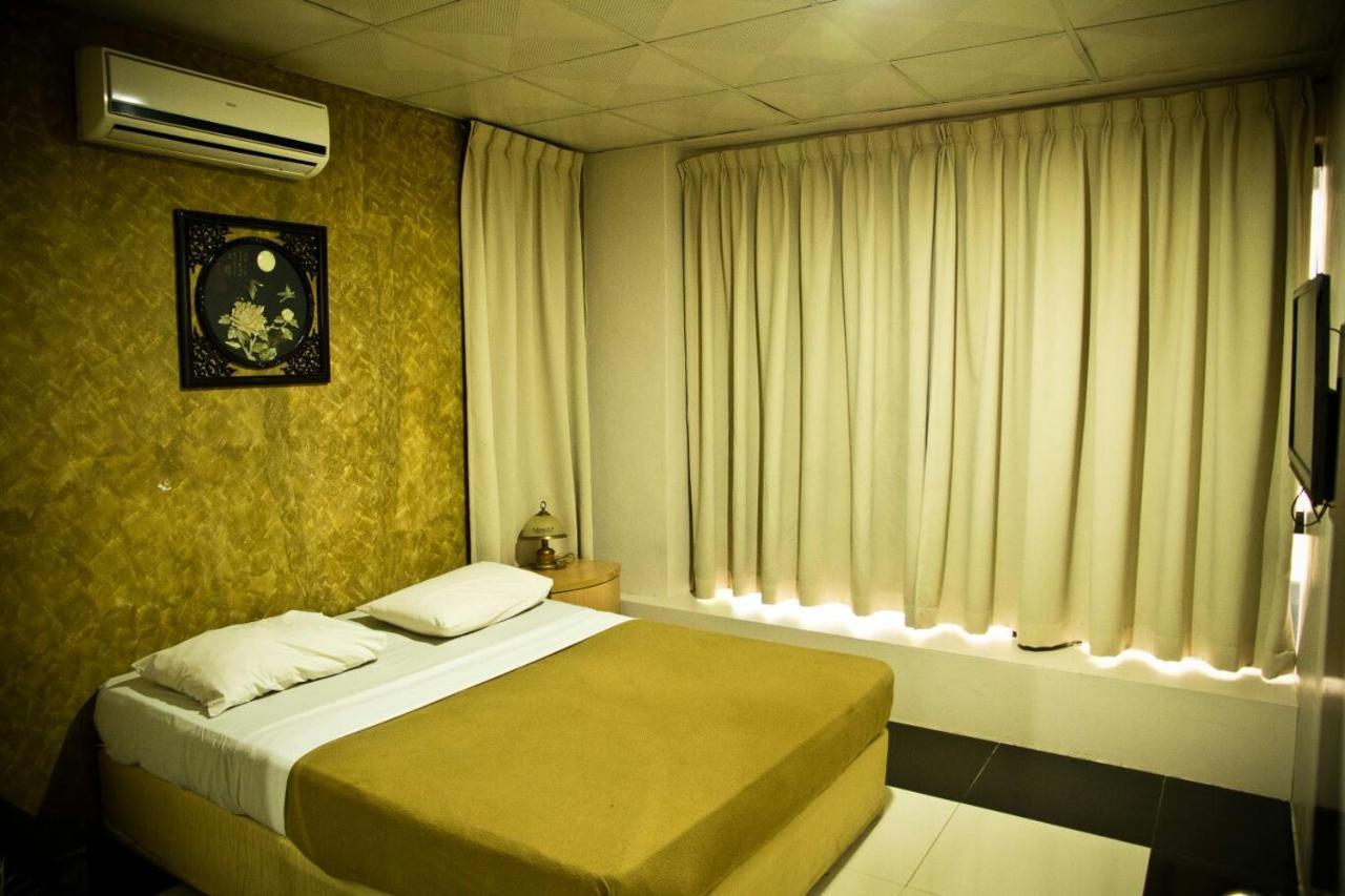 Golden Leaf Hotel Danga Bay Johor Bahru Extérieur photo